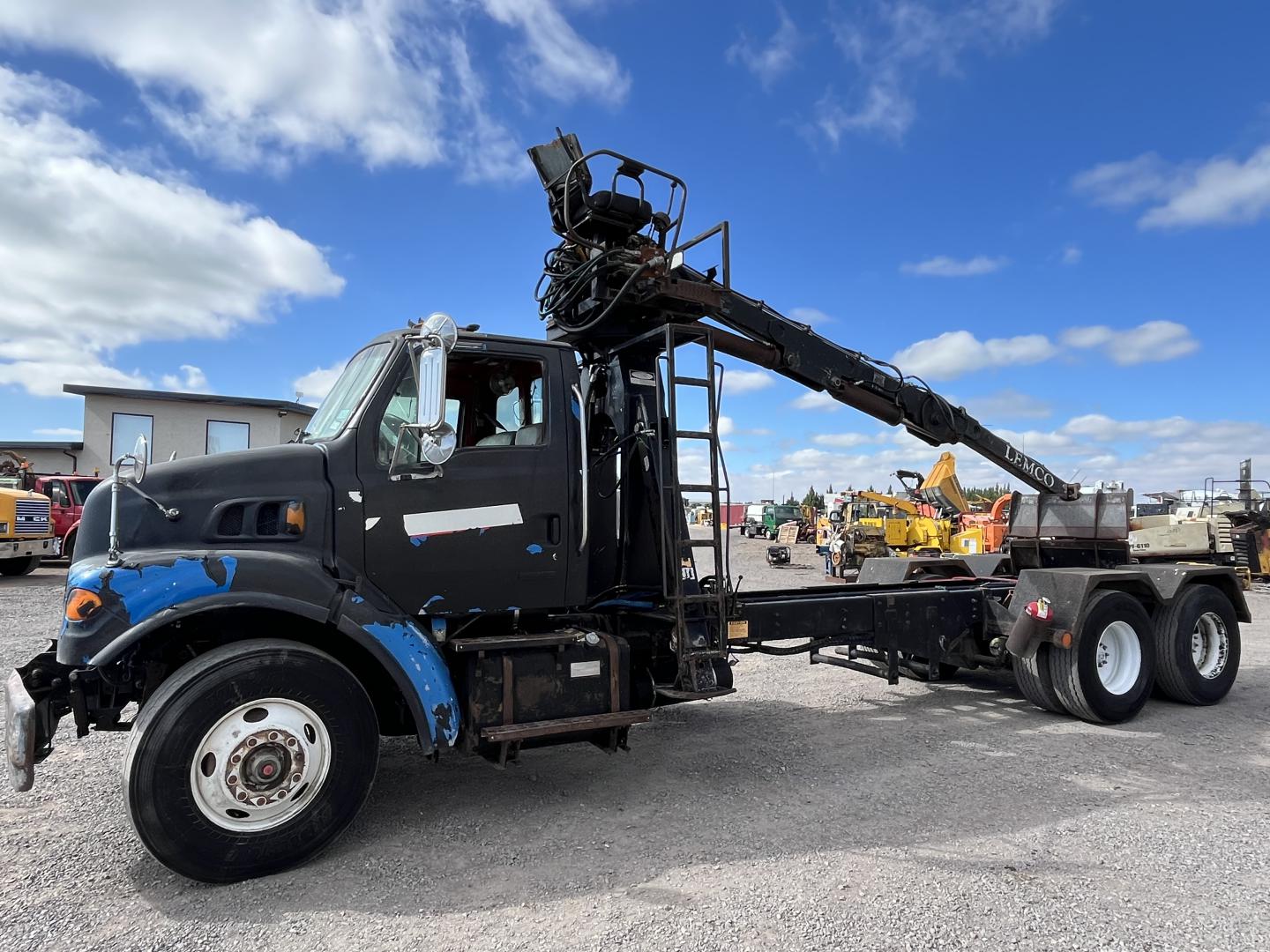 CAMION STERLING CON GRUA  LEMCO